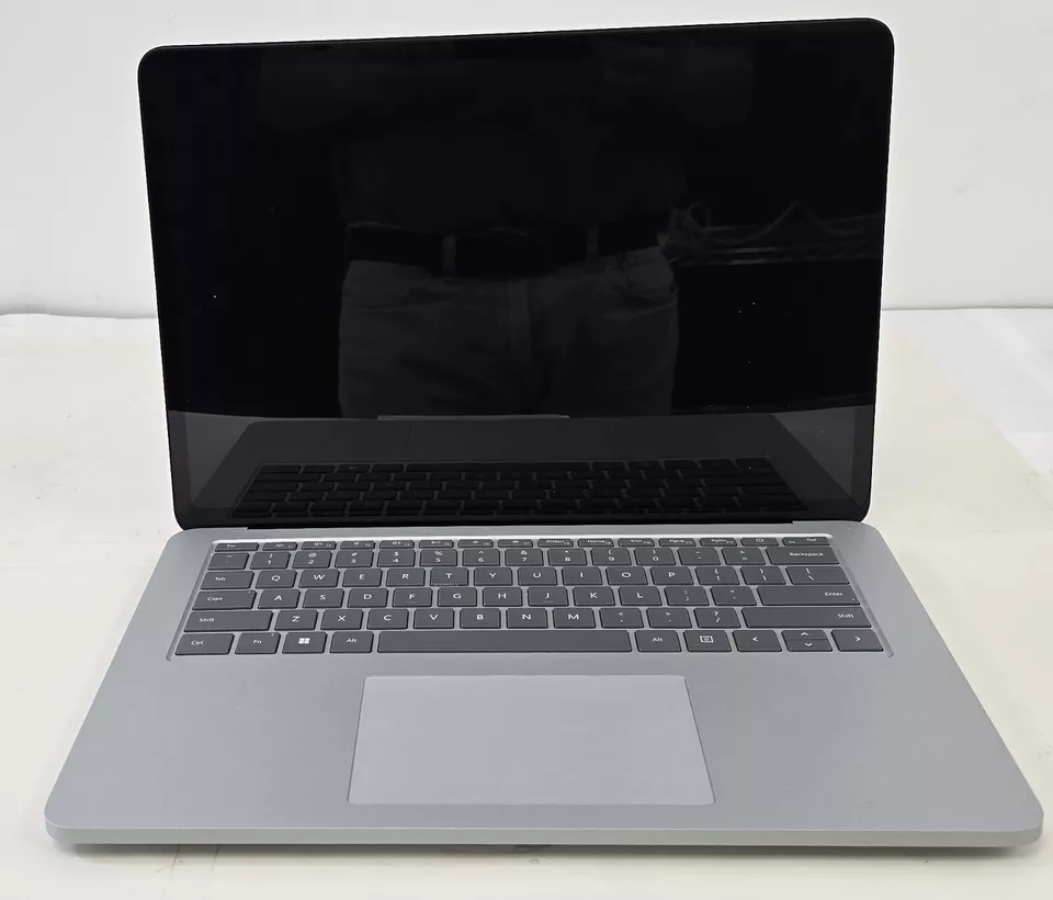 Microsoft Surface Laptop Studio 14" i7 11370H 32GB 1TB No OS ADI-00026