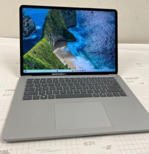 Microsoft Surface Laptop Studio 14.4" Touch, i7-11370H 2 in 1 No OS 32GB 1TB SSD