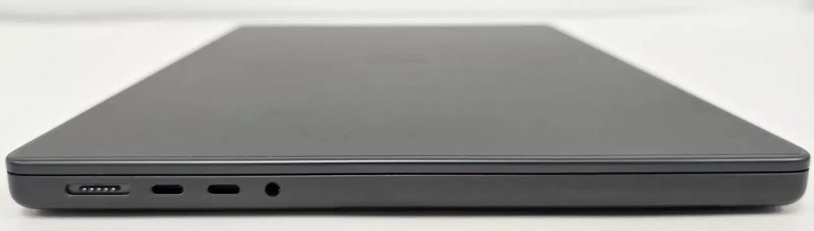 Apple MacBook Pro 14" M3 Pro, 12-core CPU, 18-core GPU, 18 GB 1TB MRX43LL/A