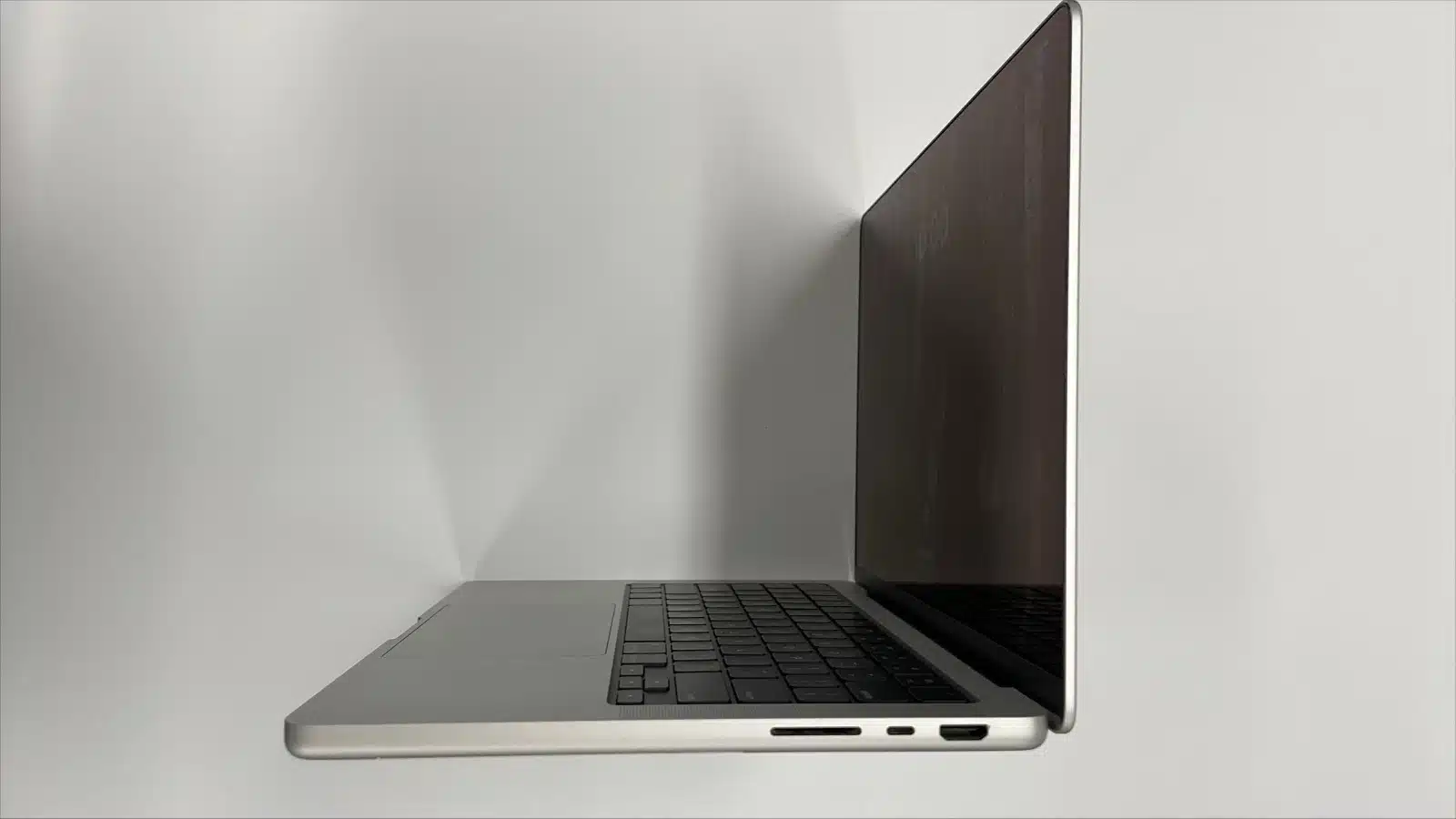 Apple MacBook Pro 14" M2 Pro Apple M2 Pro 10-Core CPU; 16GB Unified Memory 1TB