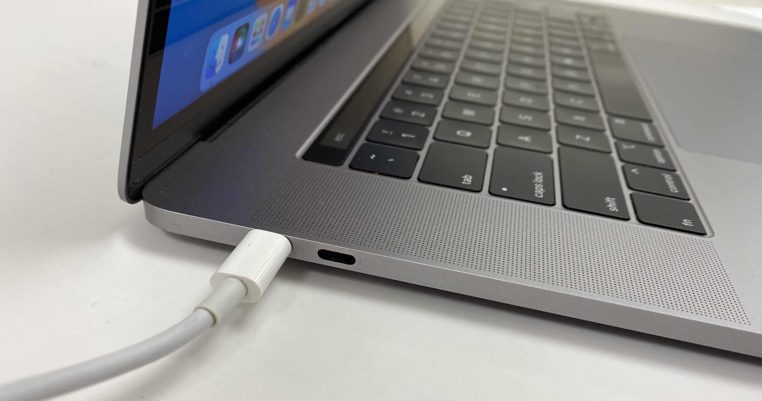 Apple MacBook Pro Core i9 2.3GHz 16GB RAM 512GB SSD 15" MV912LL/A (2019)